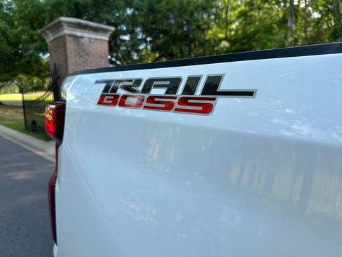 Used 2021 Chevrolet Silverado 1500 LT Trail Boss w/ Convenience Package II image 54