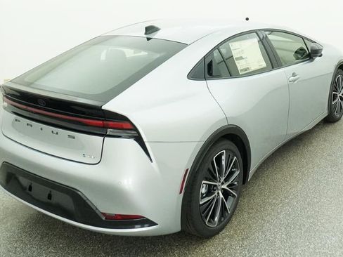 New 2026 Toyota Prius XLE FWD image 8