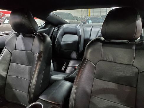 Used 2020 Ford Mustang Premium RWD image 30