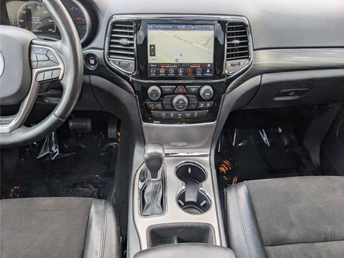 Used 2020 Jeep Grand Cherokee Altitude AWD/4WD image 17