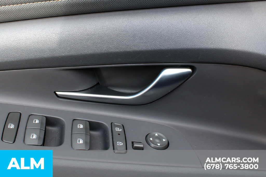 Used 2025 Hyundai Elantra SEL FWD image 37