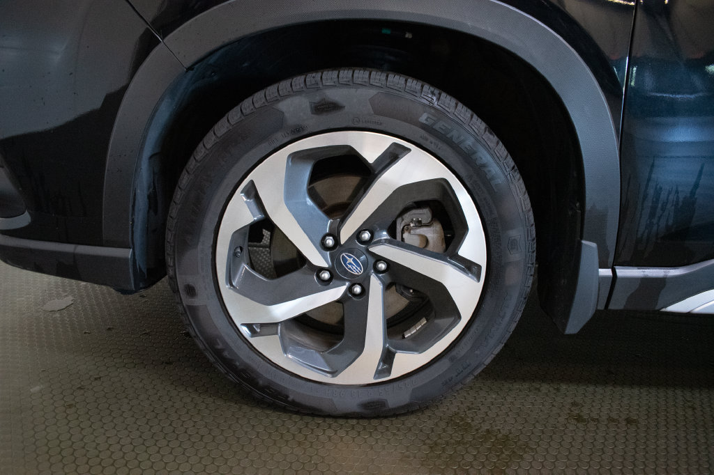 Used 2023 Subaru Forester Touring AWD/4WD image 9