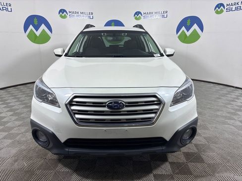Used 2017 Subaru Outback 2.5i Premium image 3