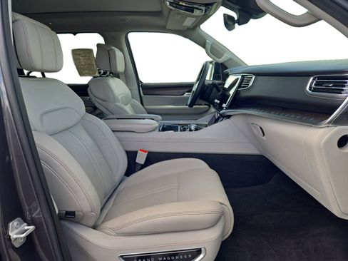 Used 2023 Jeep Grand Wagoneer L 4WD image 15