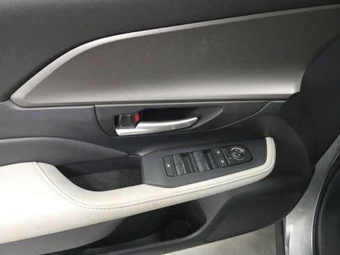 New 2026 Toyota Grand Highlander AWD image 23
