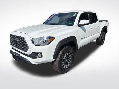 Used 2023 Toyota Tacoma TRD Off-Road image 3