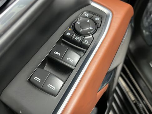 Used 2025 GMC Sierra 2500 Denali Ultimate AWD/4WD image 21