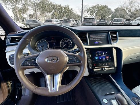 Used 2019 INFINITI QX50 Essential w/ Sensory Package image 12