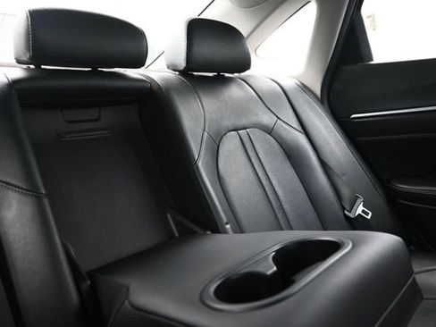 Used 2022 Hyundai Sonata Limited FWD image 17