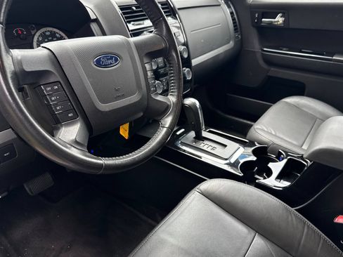 Used 2011 Ford Escape Limited FWD image 7