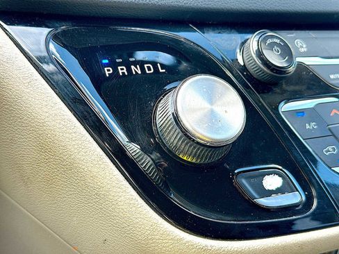 Used 2021 Chrysler Voyager Lxi image 20