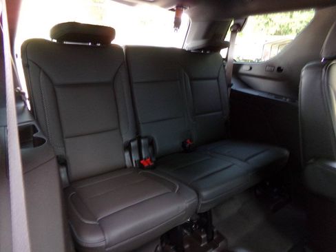 Used 2022 GMC Yukon Denali w/ Denali Premium Package AWD/4WD image 25