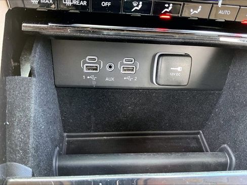 Used 2021 Jeep Grand Cherokee L Limited RWD image 15