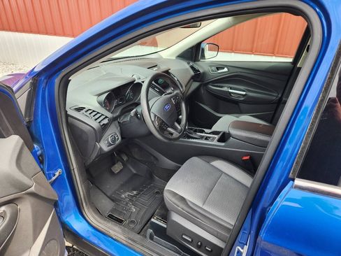 Used 2017 Ford Escape SE w/ Equipment Group 201A AWD/4WD image 11