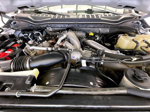 Used 2020 Ford F250 Lariat w/ Lariat Value Package image 9