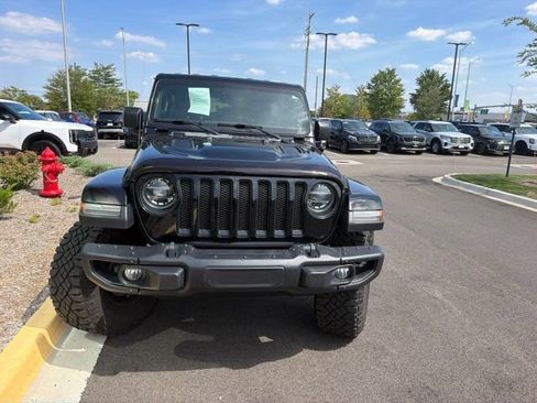 Used 2019 Jeep Wrangler Unlimited Sahara w/ Quick Order Package 24M Moab AWD/4WD image 10