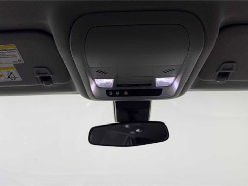 Used 2020 Chevrolet Equinox LS image 20