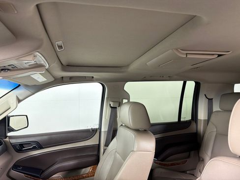 Used 2018 Chevrolet Suburban Premier AWD/4WD image 13