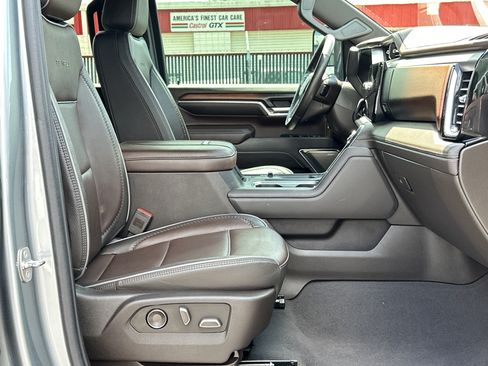 Used 2024 GMC Sierra 2500 Denali w/ Denali Reserve Package AWD/4WD image 12
