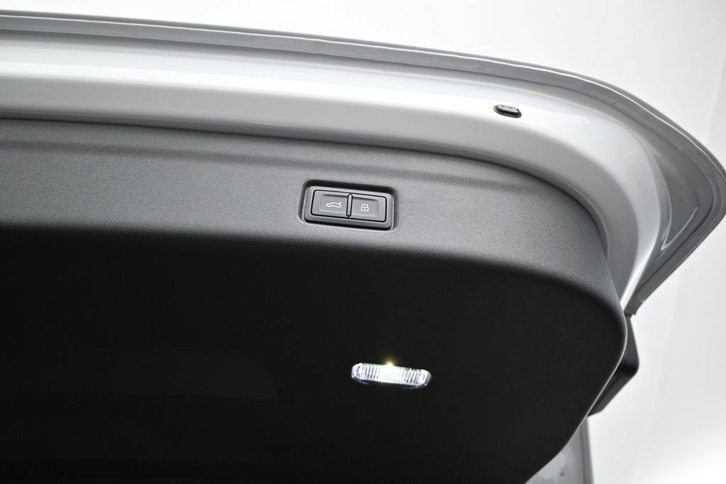 New 2027 Audi SQ6 e-tron Premium Plus AWD/4WD image 19