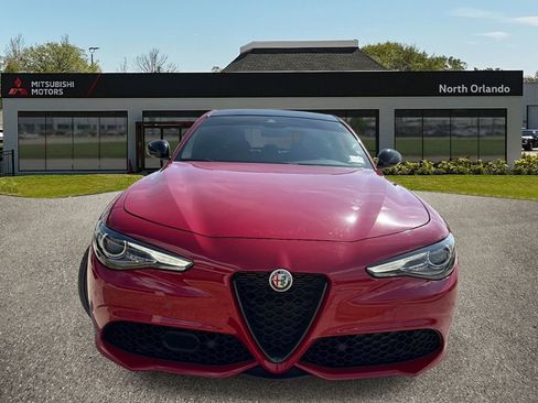 Used 2023 Alfa Romeo Giulia Veloce RWD image 8