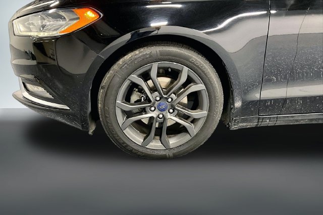 Used 2018 Ford Fusion SE w/ Equipment Group 201A FWD image 29