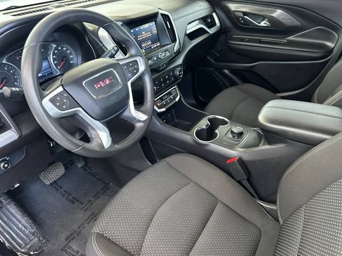 Used 2024 GMC Terrain SLE FWD image 10