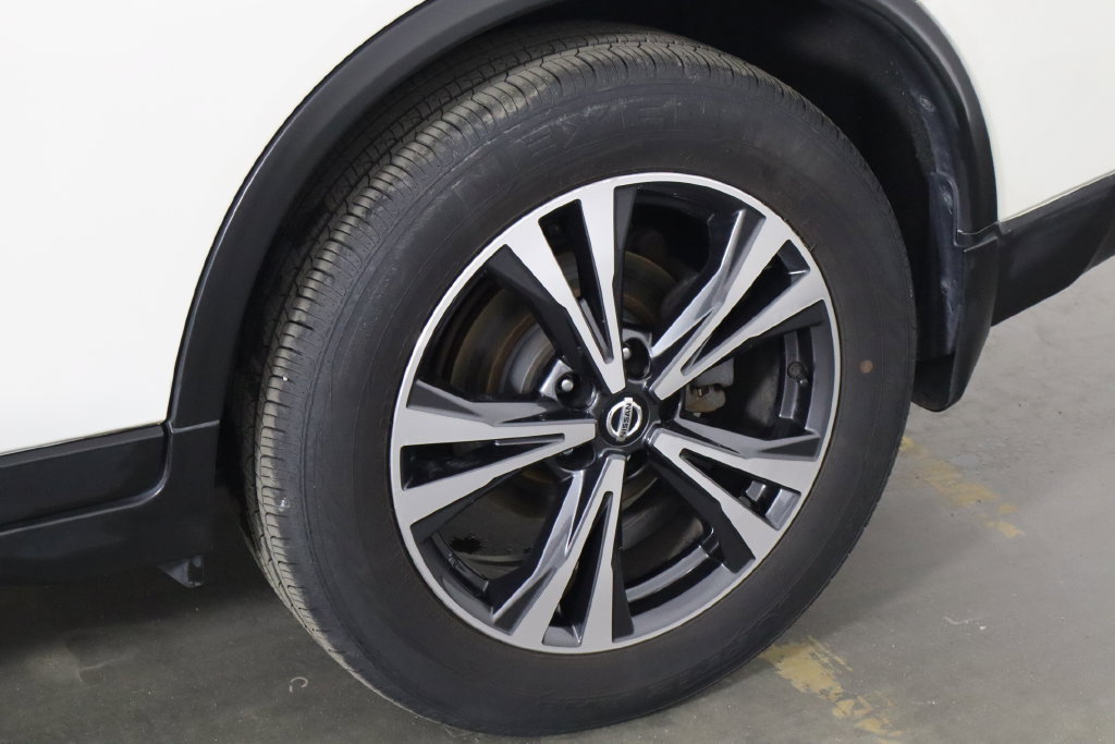 Used 2020 Nissan Rogue SV w/ Premium Package FWD image 37