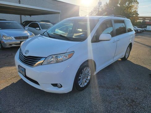 Used 2011 Toyota Sienna XLE w/ XLE Navigation Pkg FWD image 1