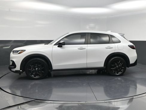 Used 2024 Honda HR-V Sport image 3