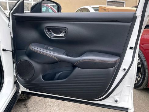 Used 2023 Honda HR-V Sport image 12