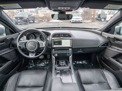 Used 2019 Jaguar XE R-Sport image 17