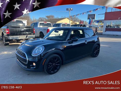Used 2018 MINI Cooper 2-Door Hardtop image 1