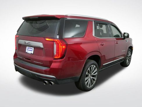 Used 2021 GMC Yukon Denali w/ Denali Premium Package AWD/4WD image 3