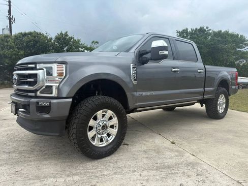 Used 2021 Ford F250 Platinum w/ FX4 Off-Road Package AWD/4WD image 8