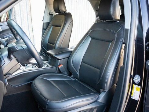 Used 2024 Ford Explorer XLT w/ Equipment Group 202A image 13