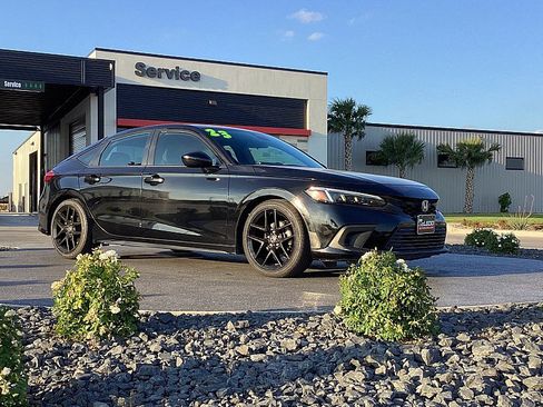 Used 2023 Honda Civic Sport image 3