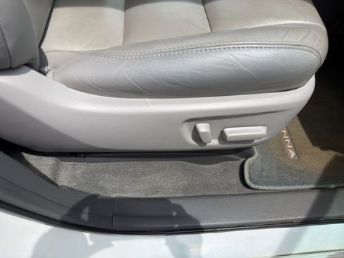 Used 2018 Toyota Sienna XLE w/ XLE Navigation Package FWD image 13