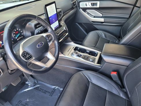 Certified 2023 Ford Explorer Limited w/ Limited Technology Package AWD/4WD image 18