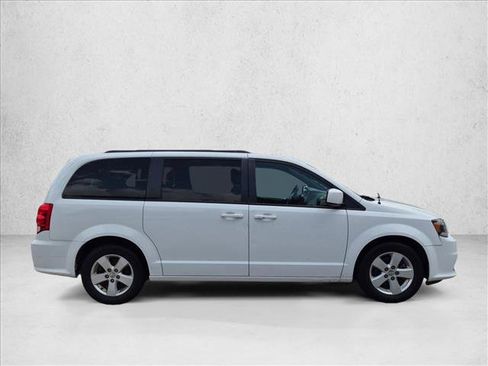 Used 2018 Dodge Grand Caravan GT FWD image 4