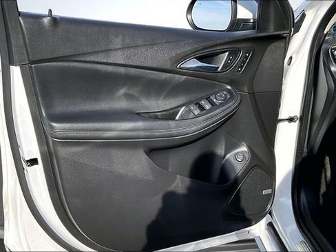 Used 2021 Buick Encore GX Essence w/ Advanced Technology Package FWD image 19