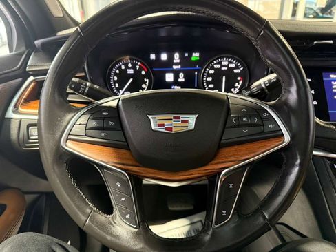 Used 2022 Cadillac XT5 Premium Luxury w/ Technology Package image 11