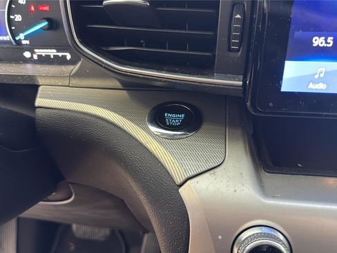 Used 2022 Ford Explorer XLT w/ Equipment Group 202A AWD/4WD image 21