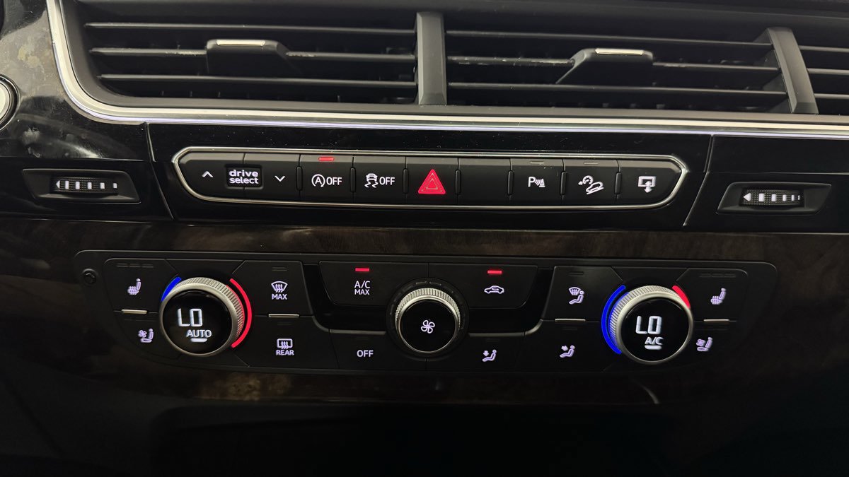Used 2017 Audi Q7 3.0T Premium Plus AWD/4WD image 25