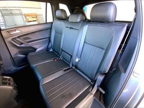 Used 2022 Volkswagen Tiguan SE R-Line image 20