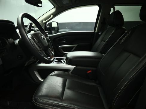 Used 2017 Nissan Titan PRO-4X w/ Pro-4x Convenience Package AWD/4WD image 49