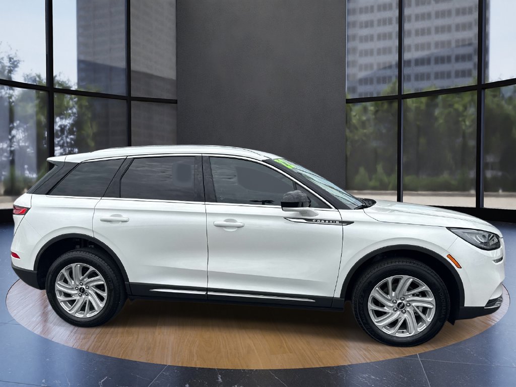 Used 2022 Lincoln Corsair FWD image 2