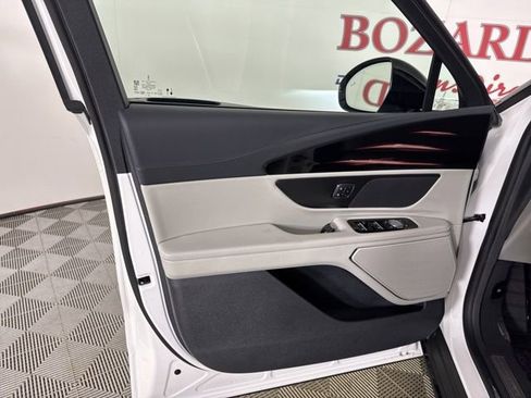 New 2026 Lincoln Nautilus Premier image 16