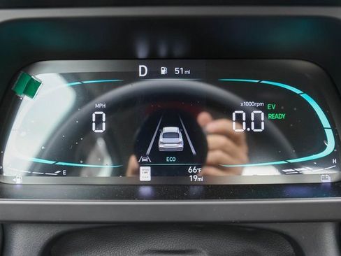 New 2025 Hyundai Elantra Blue image 22