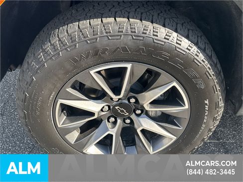 Used 2023 Chevrolet Tahoe Z71 w/ Z71 Off-Road Package image 14